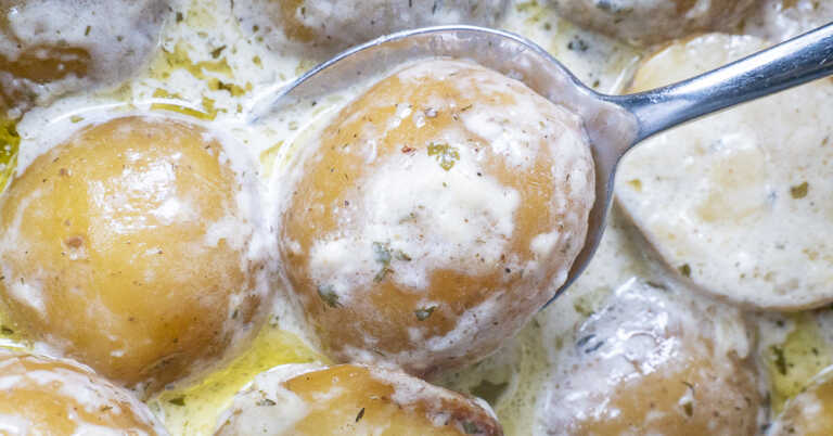 Creamy Slow Cooker Herb Potatoes