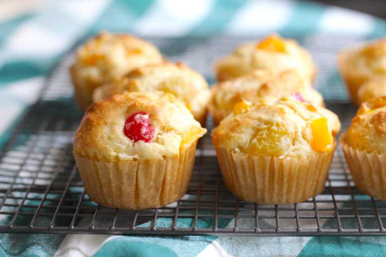 Edith Bunker’s Fruit Cocktail Muffins