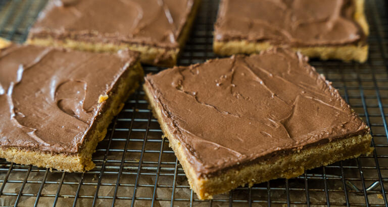 Lunch Lady Peanut Butter Bars
