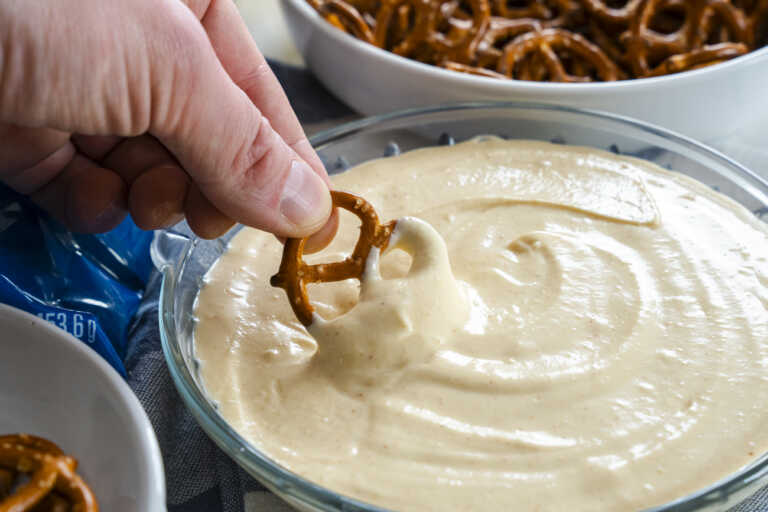 Mom’s Famous Pretzel Dip
