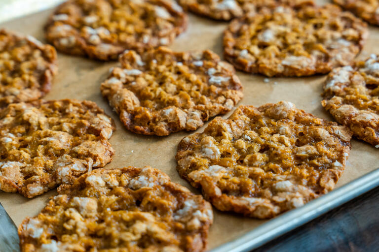 Oatmeal Crackle Cookies