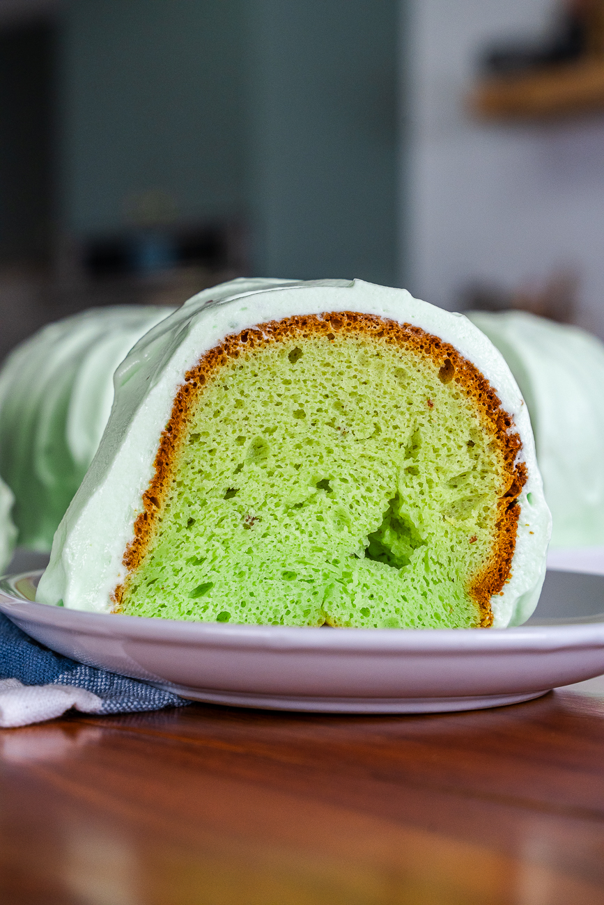 Pistachio Bundt Cake Vertical 9