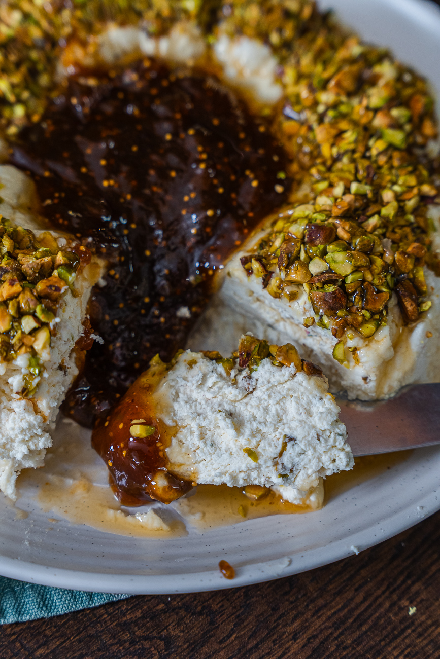 Pistachio Cheese Ring Vertical 14