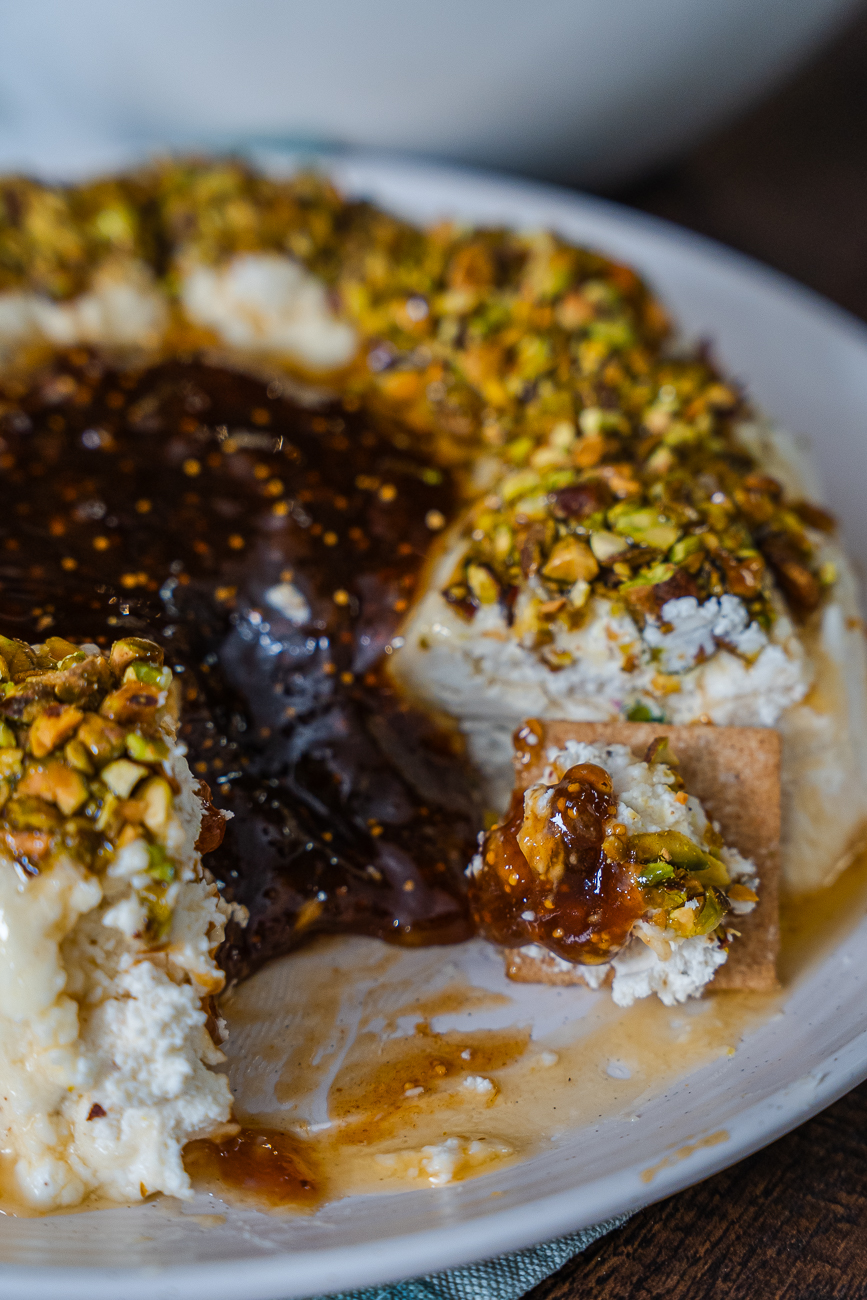 Pistachio Cheese Ring Vertical 19